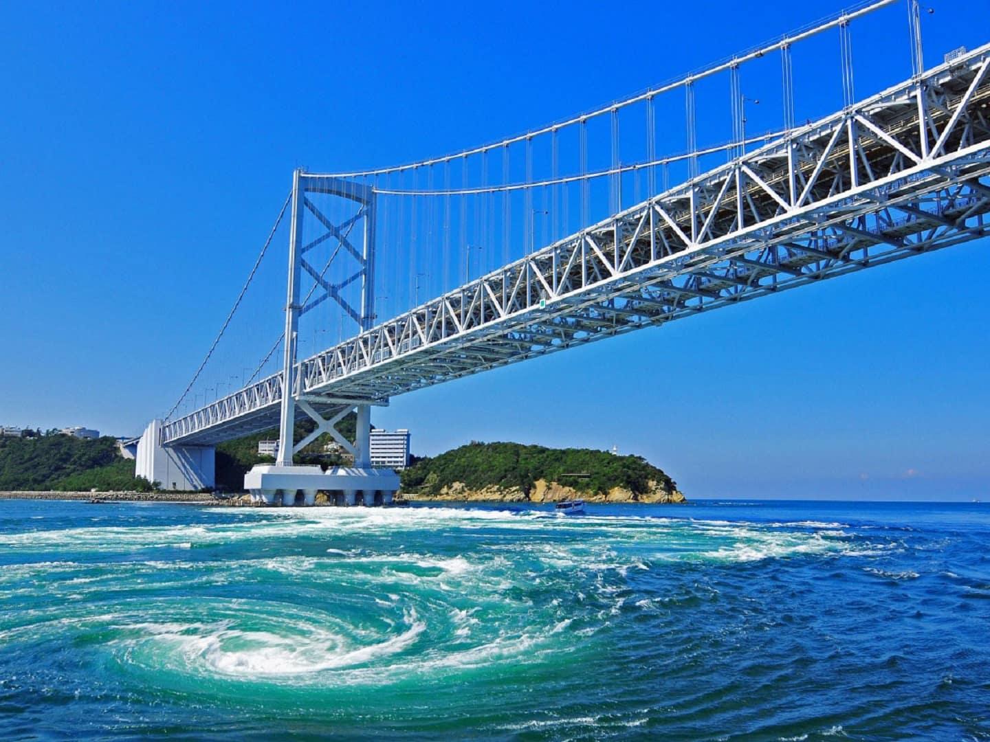 Naruto Strait boasts gigantic whirlpools every day Naruto gigantic whirlpool