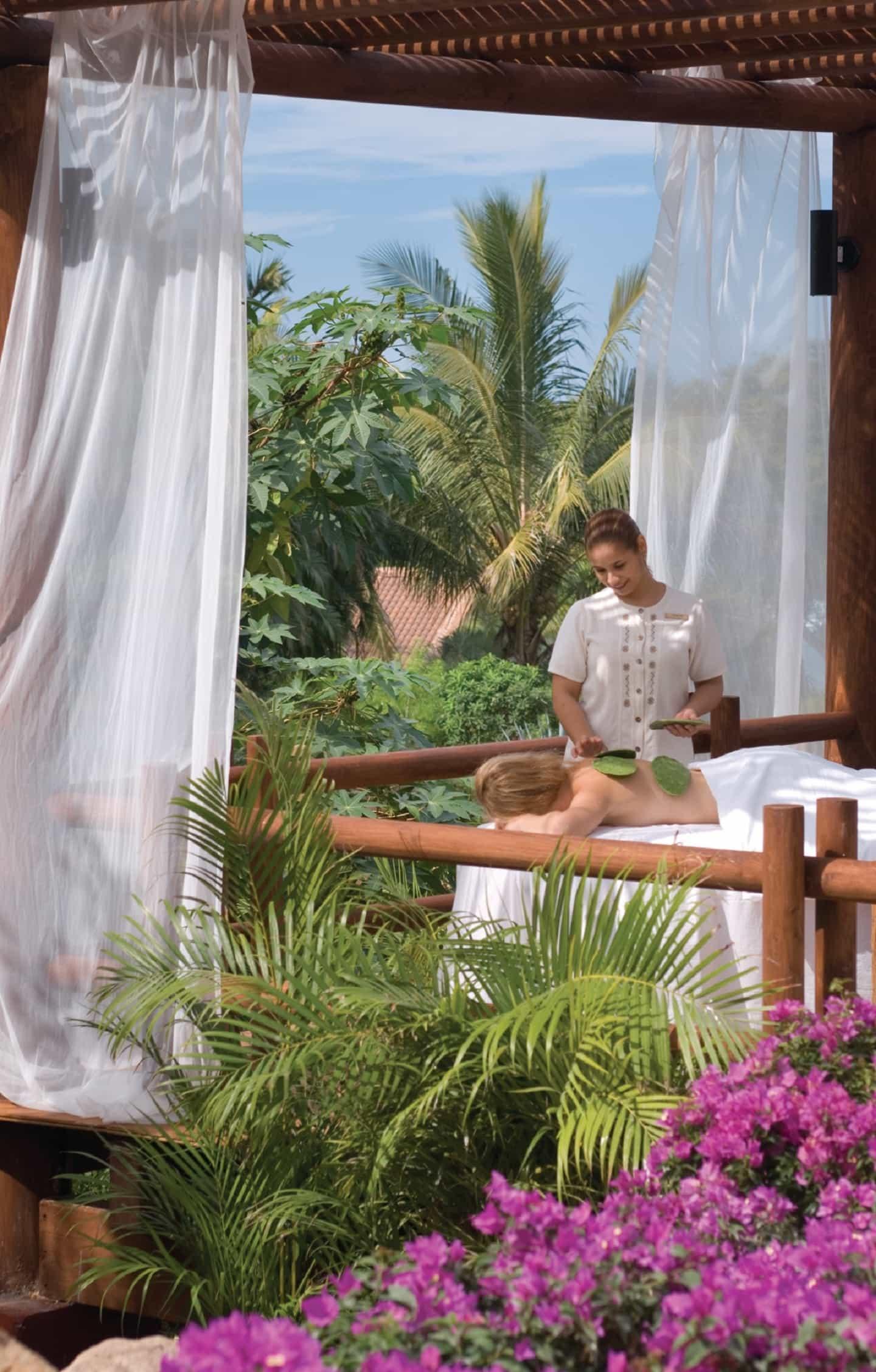 Exclusive massage with cacti and tequila in Four Season Resort Exclusive massage with cacti and tequila in Four Season Resort