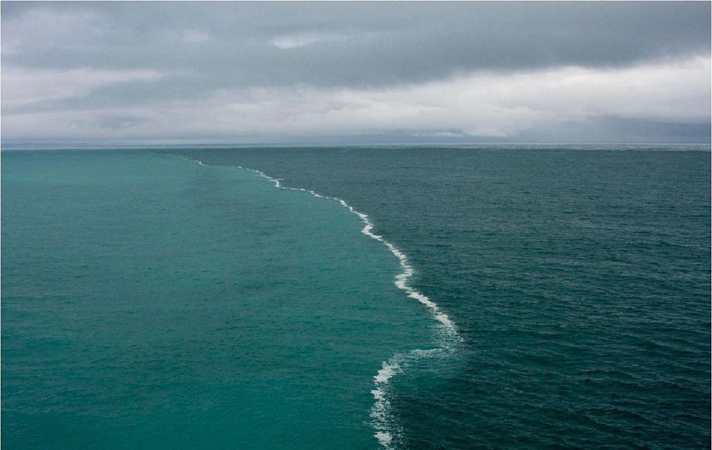 It really looks like the meeting line of two oceans It really looks like the meeting line of two oceans